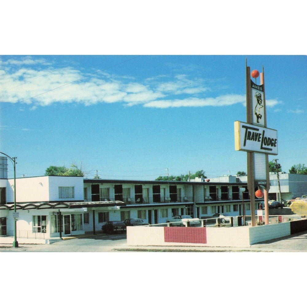 TraveLodge Motel Ames Iowa IA Sleepy Bear Sign 1982 Roadside Chrome Postcard